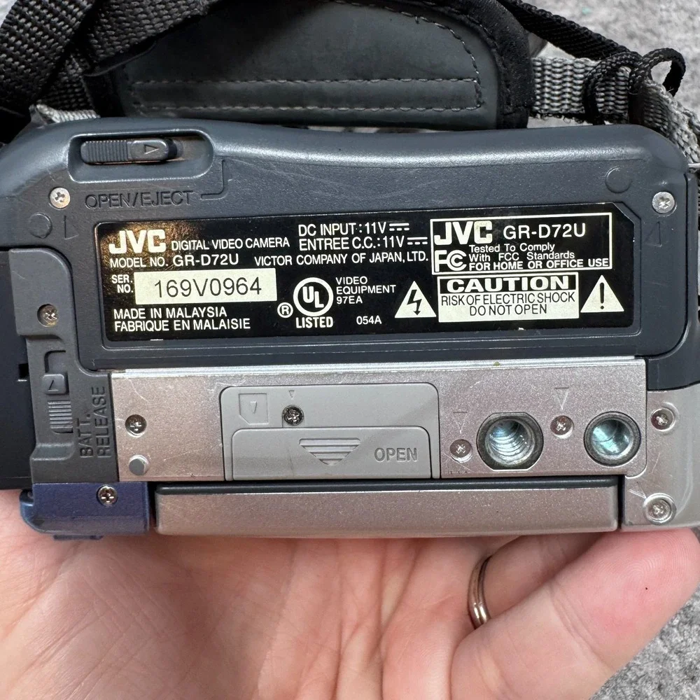 JVC Digital Video Camera GR-D72U MiniDV Camcorder Charger *Parts Only‎
